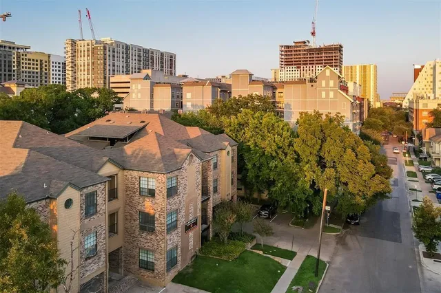 $2,250 | 912 West 22nd Street, Unit 202, Austin, TX 78705