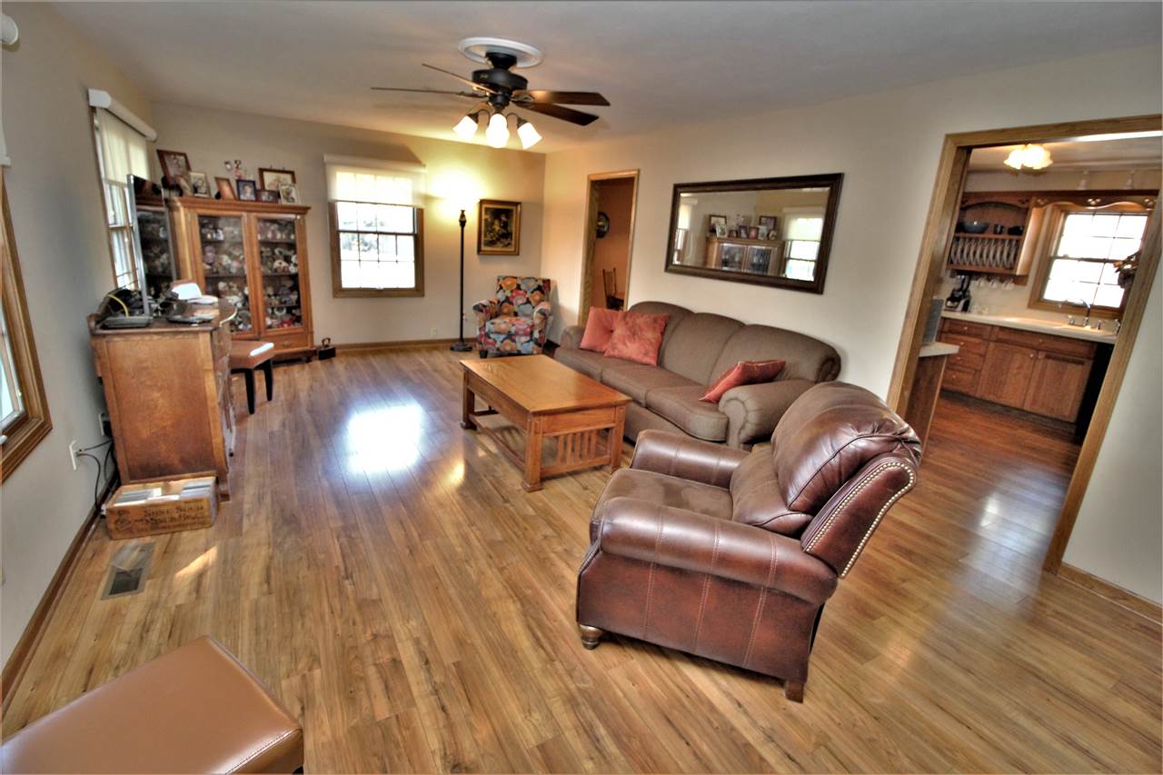 10035 Hamborg Road Roscoe, IL 61073 - Photo 8 of 24 Gallery Image 8