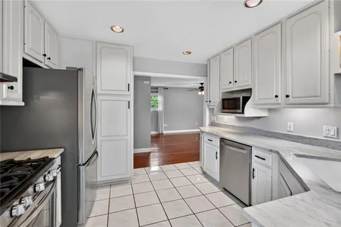 $319,000 | 1349 Ocean Drive, Metairie, LA 70005