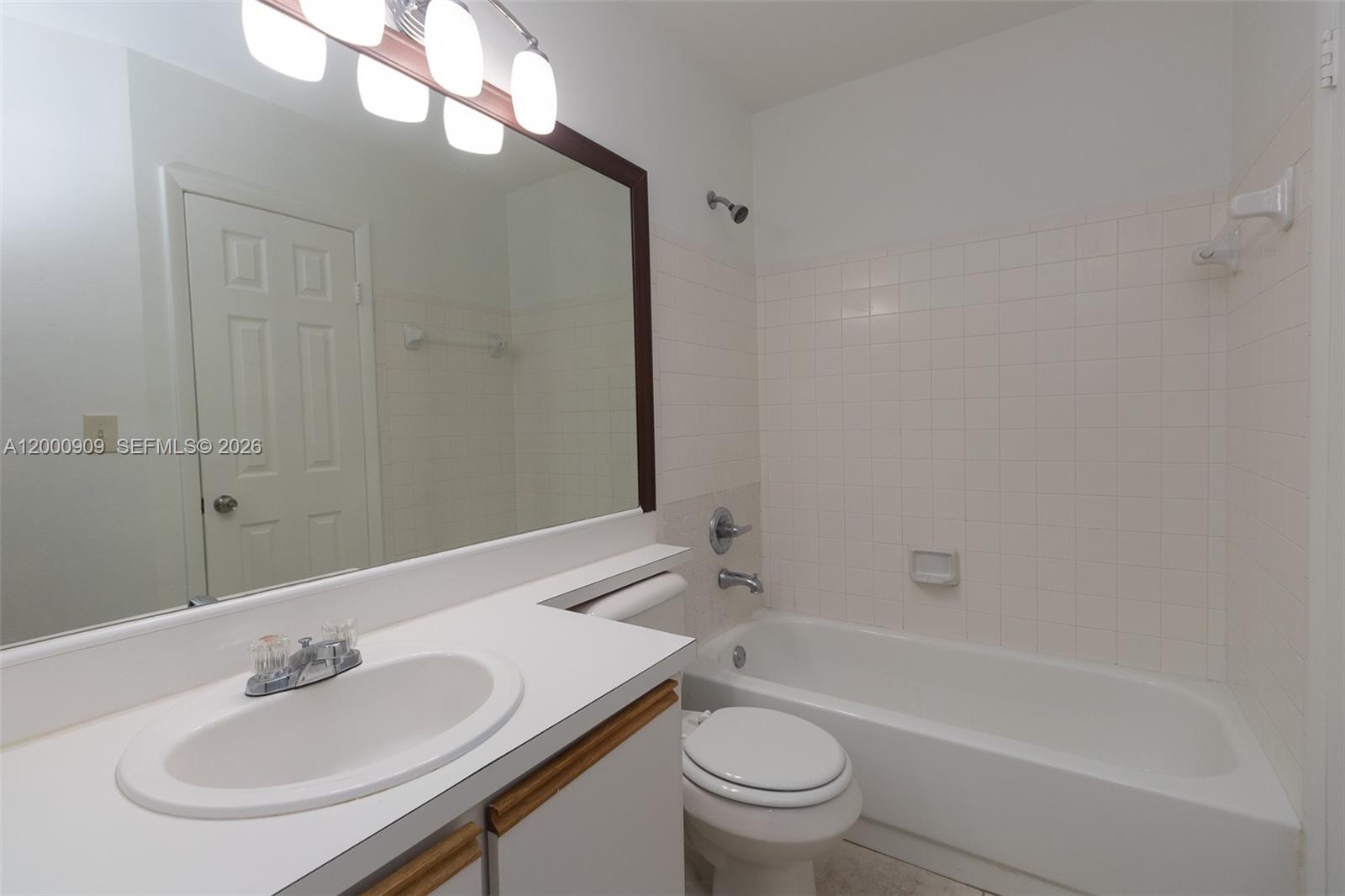 18304 Northwest 68th Avenue, Unit L Hialeah, FL 33015 - Photo 18 of 30