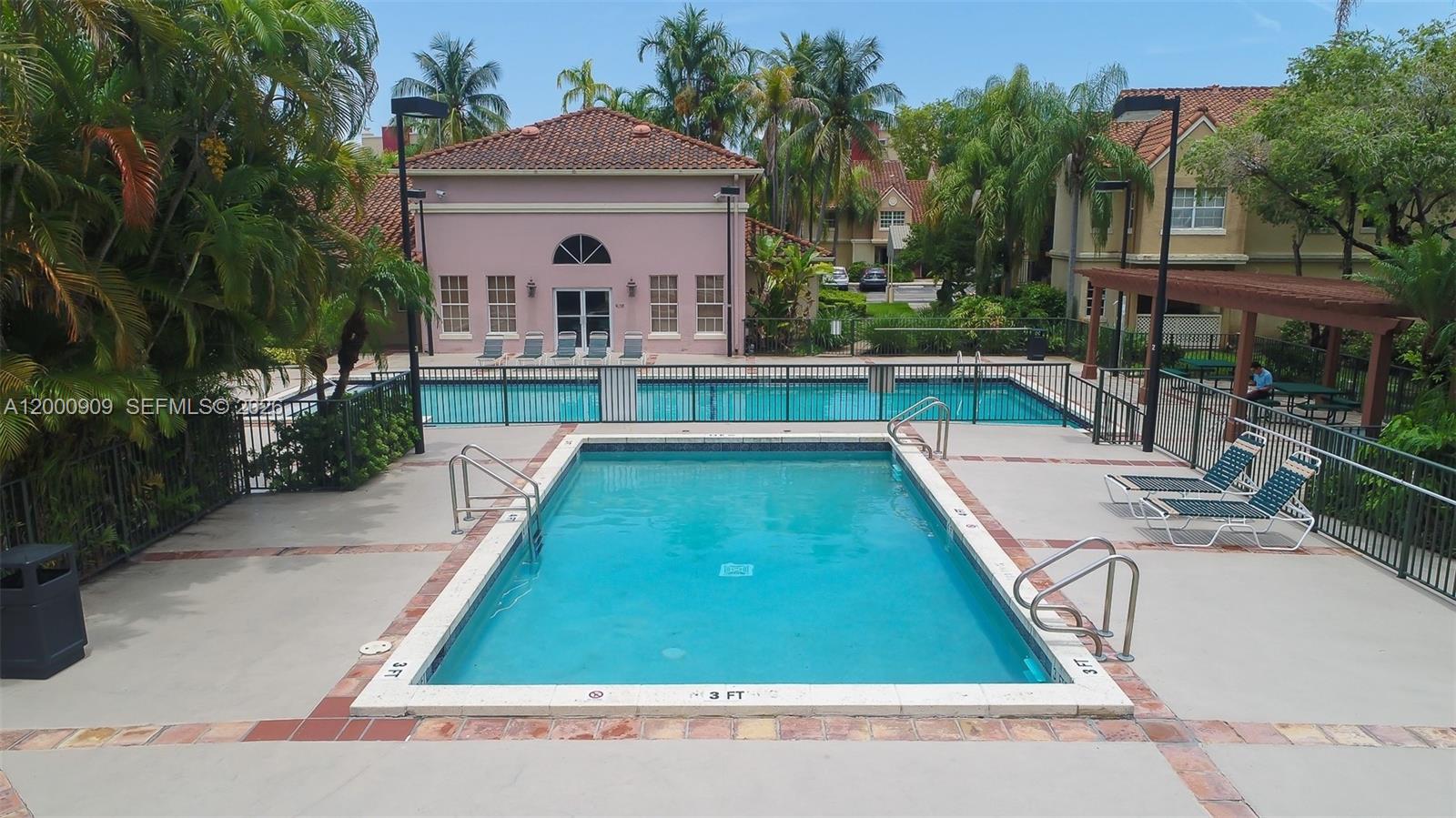 18304 Northwest 68th Avenue, Unit L Hialeah, FL 33015 - Photo 22 of 30