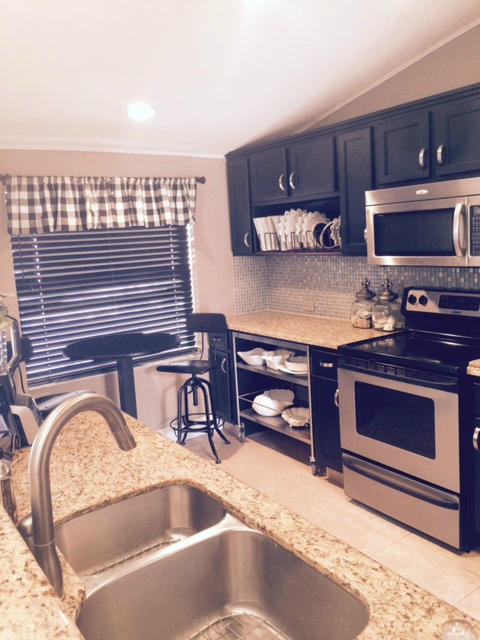 3877 Candlewood Boulevard Boca Raton, FL 33487 - Photo 5 of 18 KITCHEN