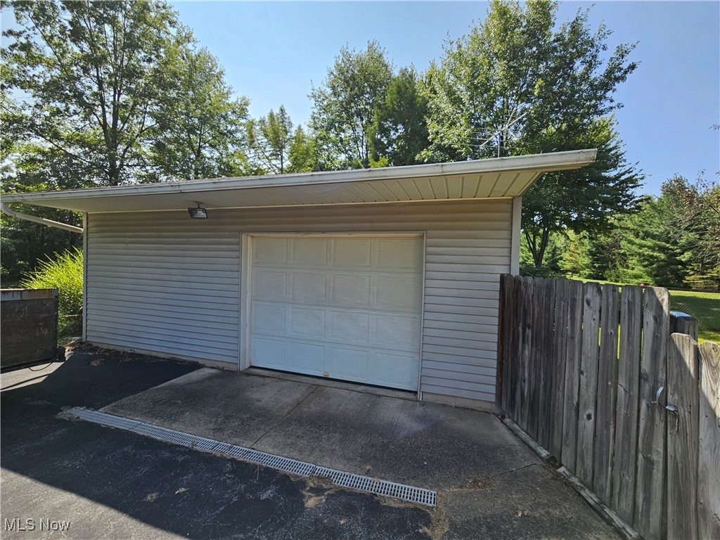24192 Quarry Road Wellington, OH 44090 - Photo 7 of 28 View of garage