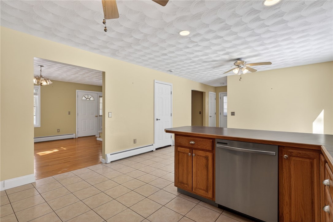 144 Richmond Townhouse Road Richmond, RI 02812 - Photo 9 of 43