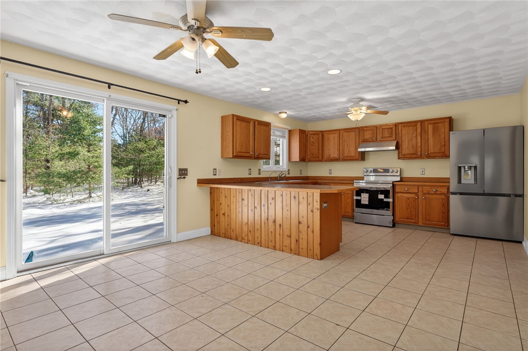 144 Richmond Townhouse Road Richmond, RI 02812 - Photo 10 of 43