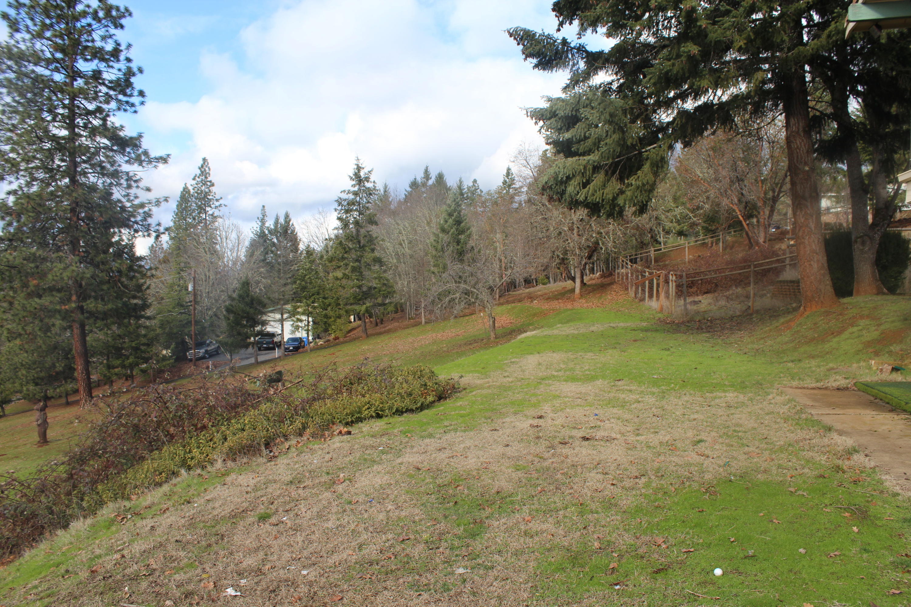 682 Trollview Road Grants Pass, OR 97527 - Photo 8 of 39 IMG_2311