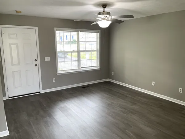 $1,800 | 1604 Baucom Drive, Columbia, TN 38401