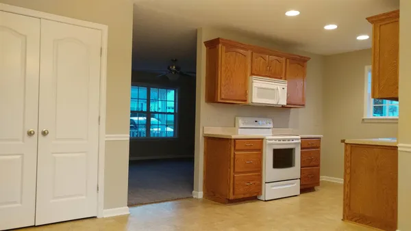 $1,800 | 1604 Baucom Drive, Columbia, TN 38401