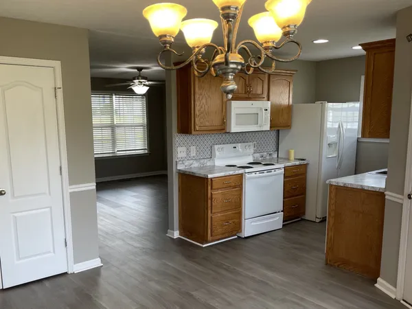 $1,800 | 1604 Baucom Drive, Columbia, TN 38401