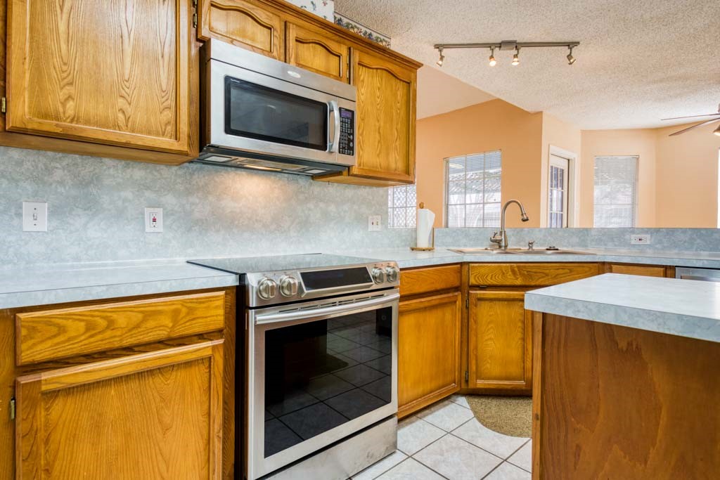 2408 Oak Brook Drive Portland, TX 78374 - Photo 12 of 27