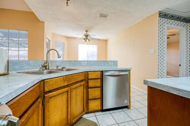 $1,700 | 2408 Oak Brook Drive, Portland, TX 78374