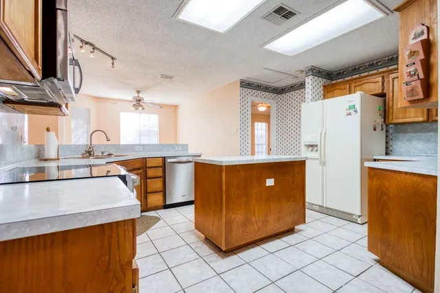 $1,700 | 2408 Oak Brook Drive, Portland, TX 78374