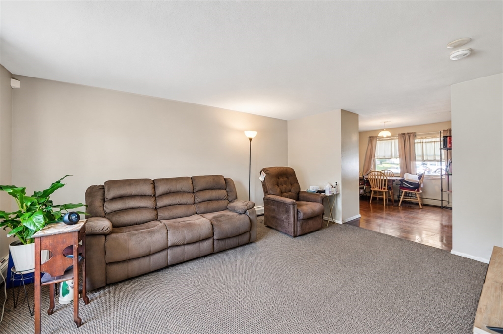 48 Manor Court, Unit 48 Springfield, MA 01118 - Photo 2 of 12