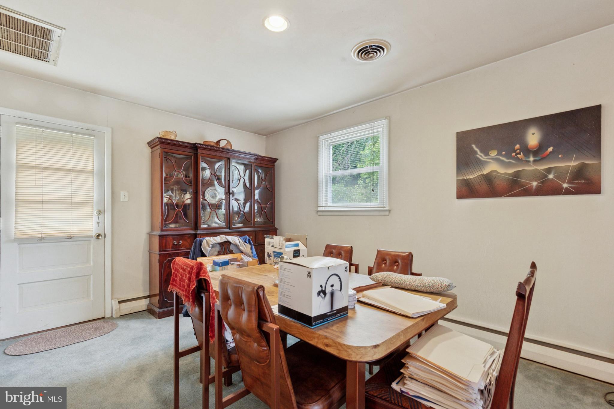 340 Ainslie Road Huntingdon Valley, PA 19006 - Photo 5 of 25