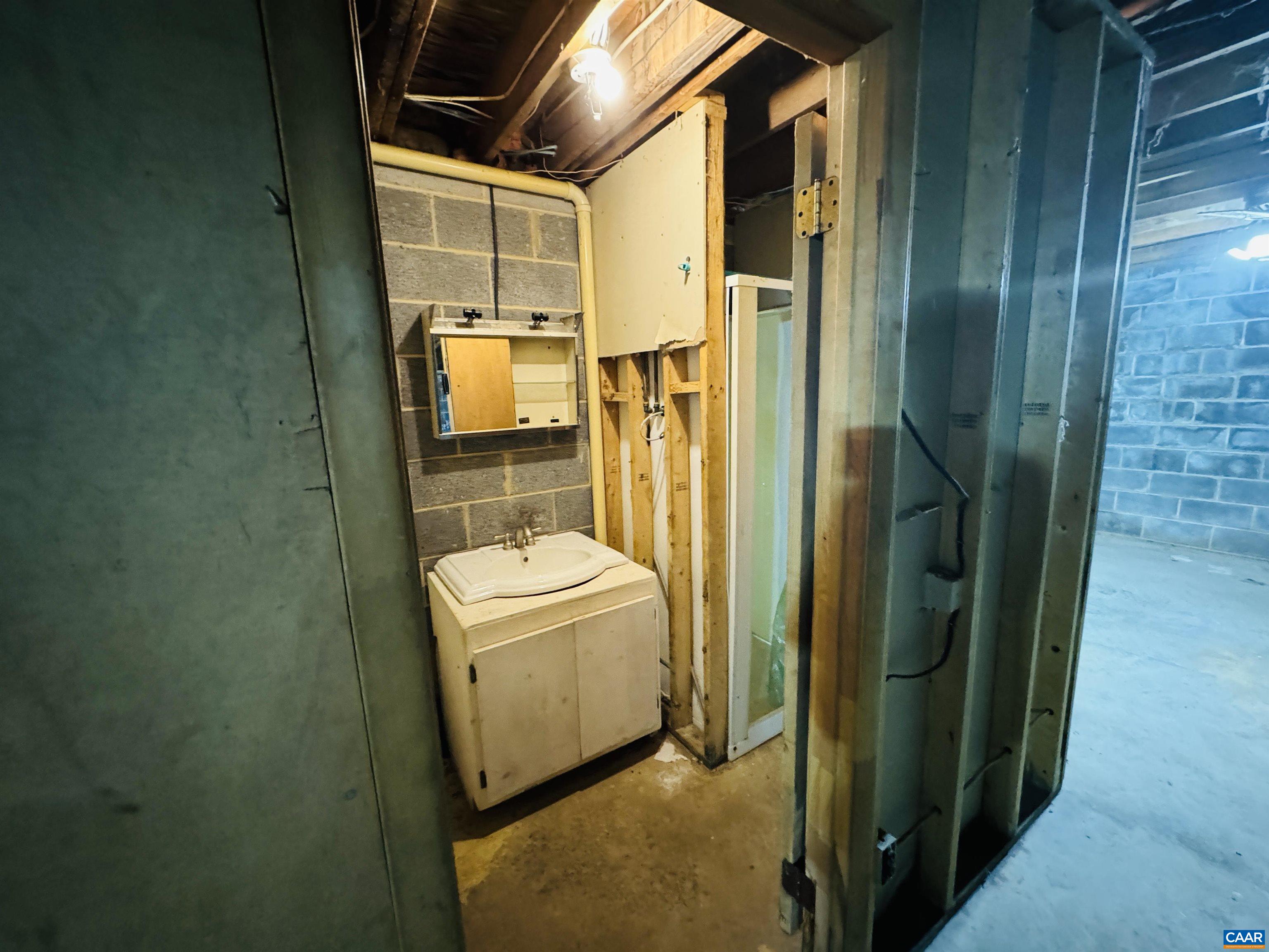 5000 White Bridge Road Waynesboro, VA 22980 - Photo 66 of 74 a utility room with dryer and washer