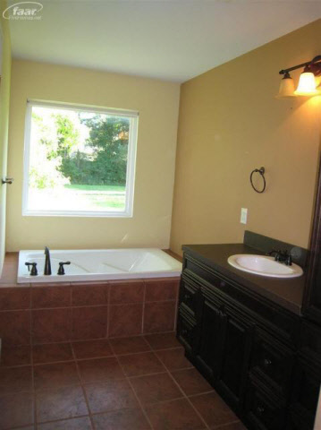 6234 South Center Road Grand Blanc, MI 48439 - Photo 8 of 21 20208816-7.JPG