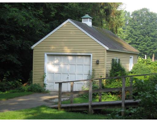 24 Smith Street Amherst, MA 01002 - Photo 2 of 5