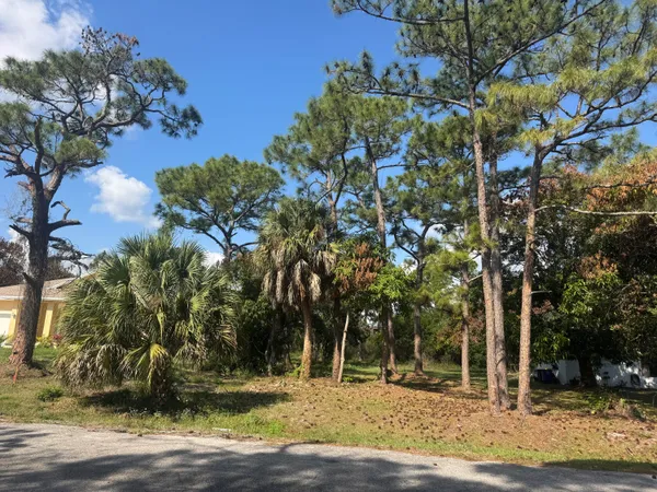 $165,000 | 5866 Southeast Wesley Avenue, Stuart, FL 34997