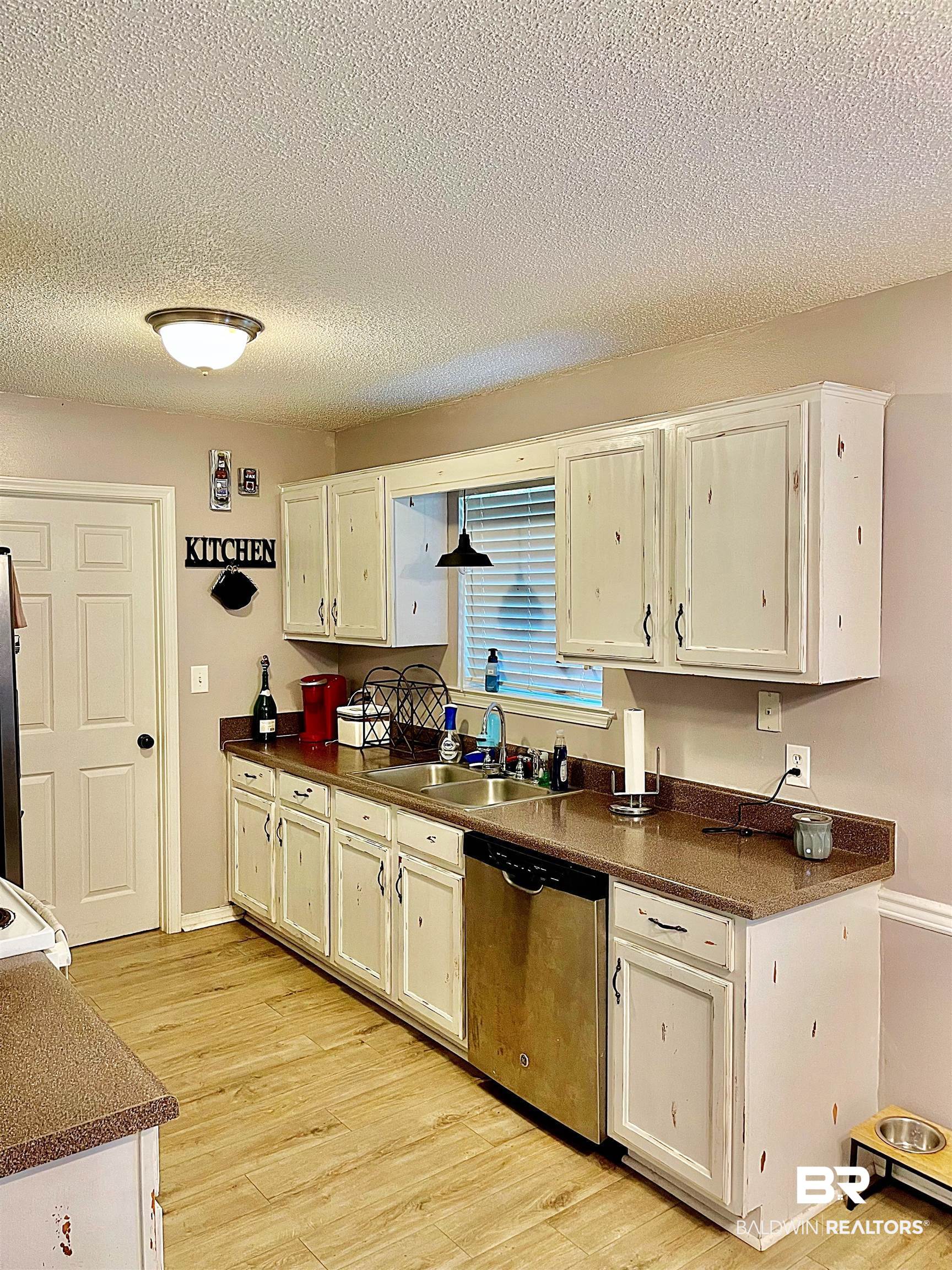 5471 Drexel Drive Theodore, AL 36582 - Photo 6 of 12 Kitchen