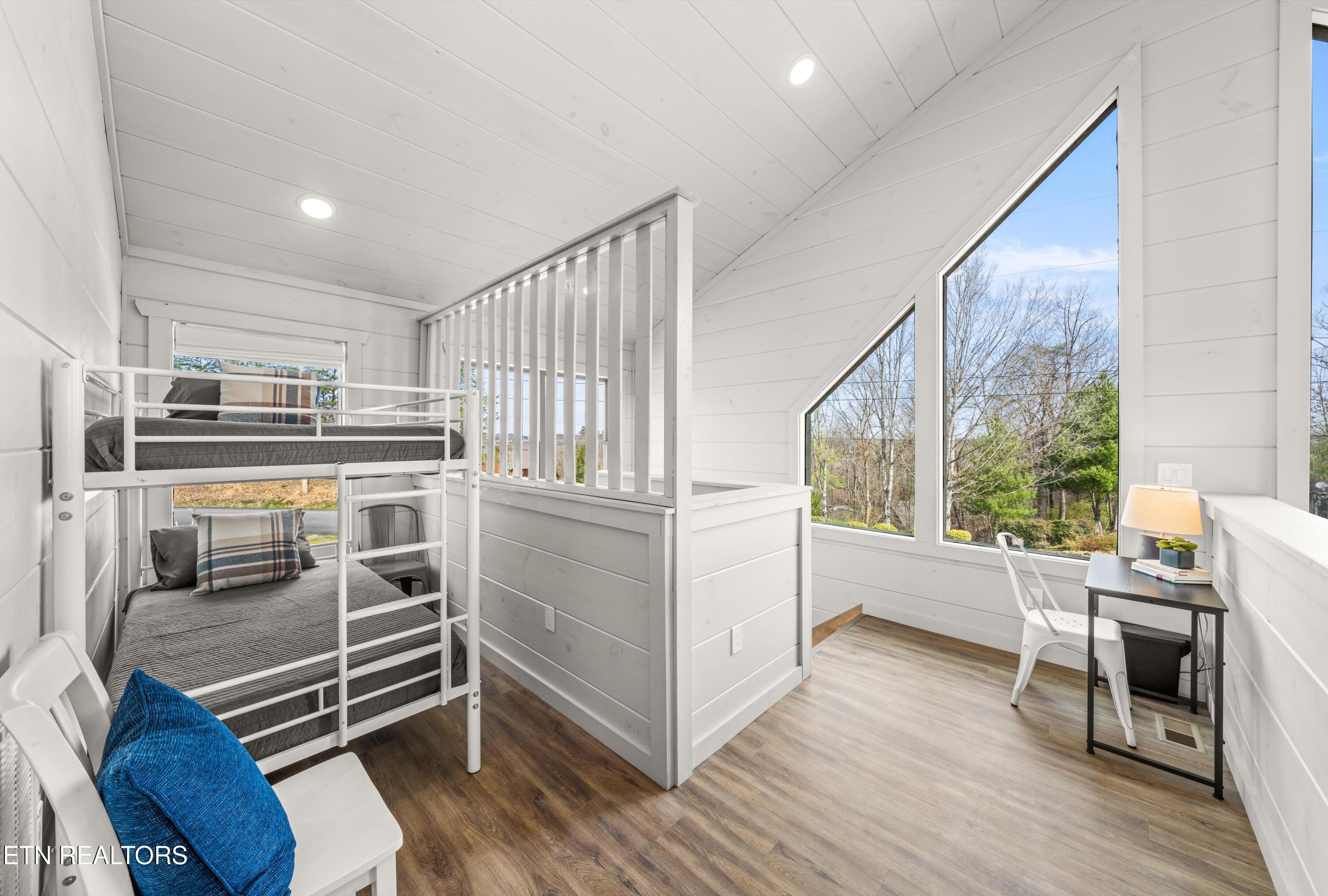 2876 Sequoia Road Pigeon Forge, TN 37863 - Photo 11 of 21 11_Bunk_Area