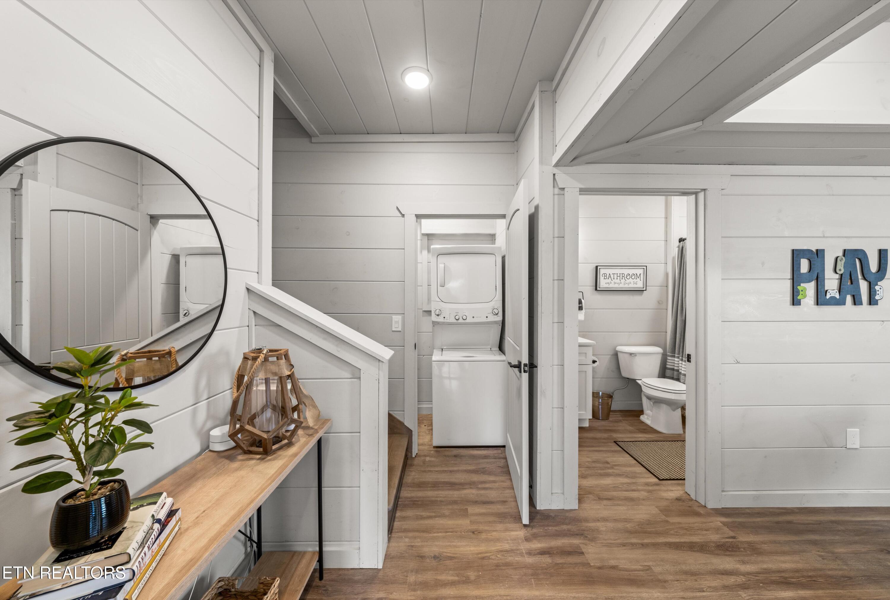 2876 Sequoia Road Pigeon Forge, TN 37863 - Photo 15 of 21 15_Laundry