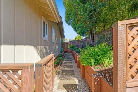 $1,425,000 | 465 Los Altos Drive, Aptos, CA 95003
