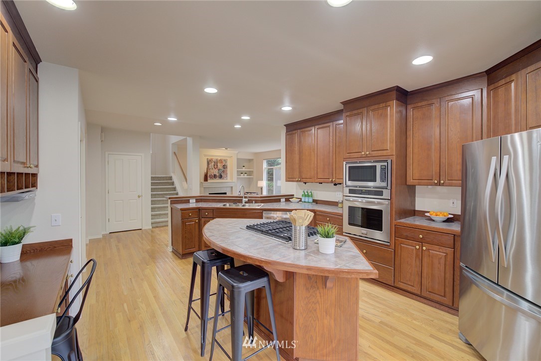18709 33rd Avenue Southeast Bothell, WA 98012 - Photo 9 of 25 Gallery Image 9