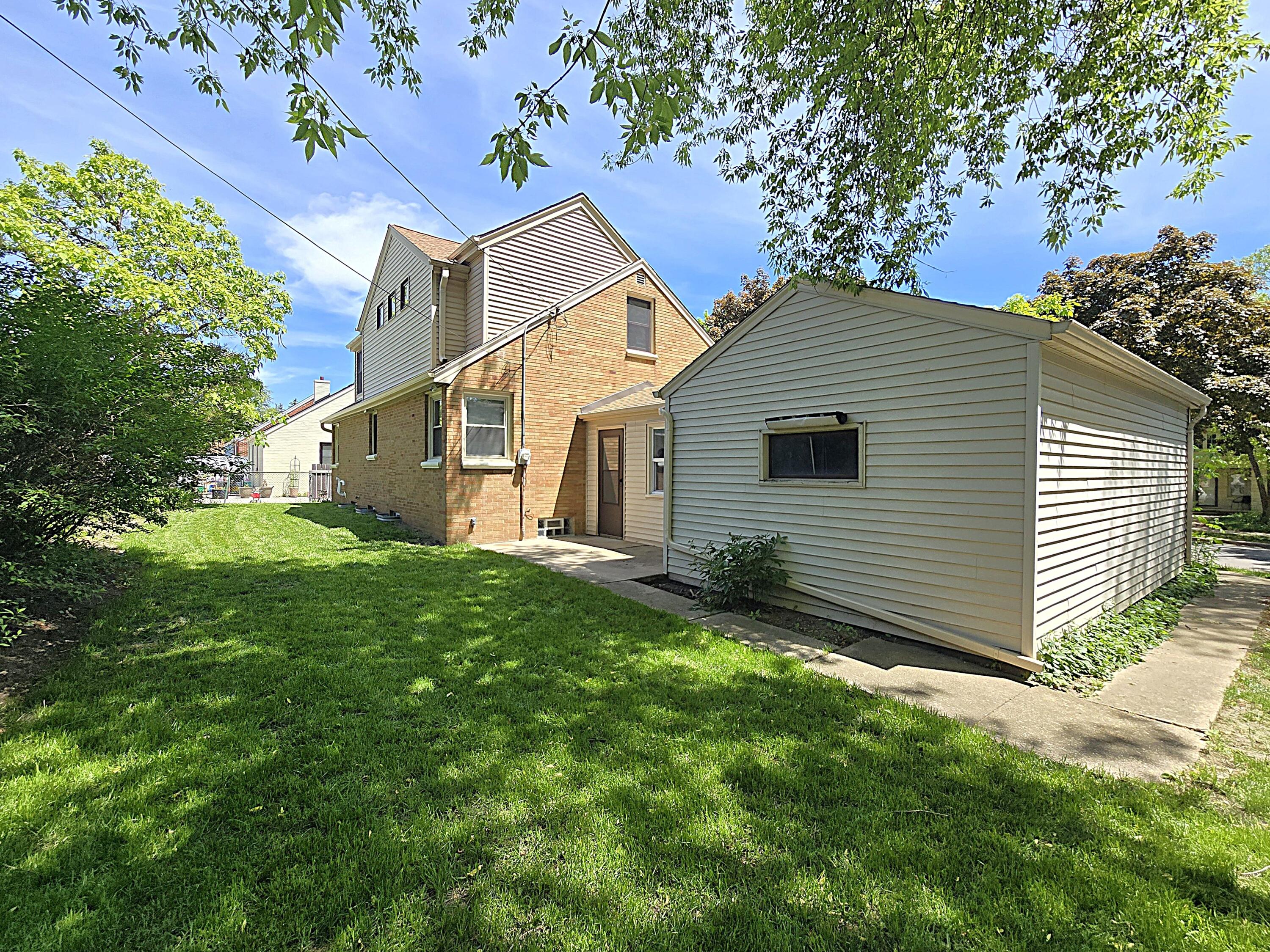 4445 South Burrell Street Milwaukee, WI 53207 - Photo 41 of 44 Backyard