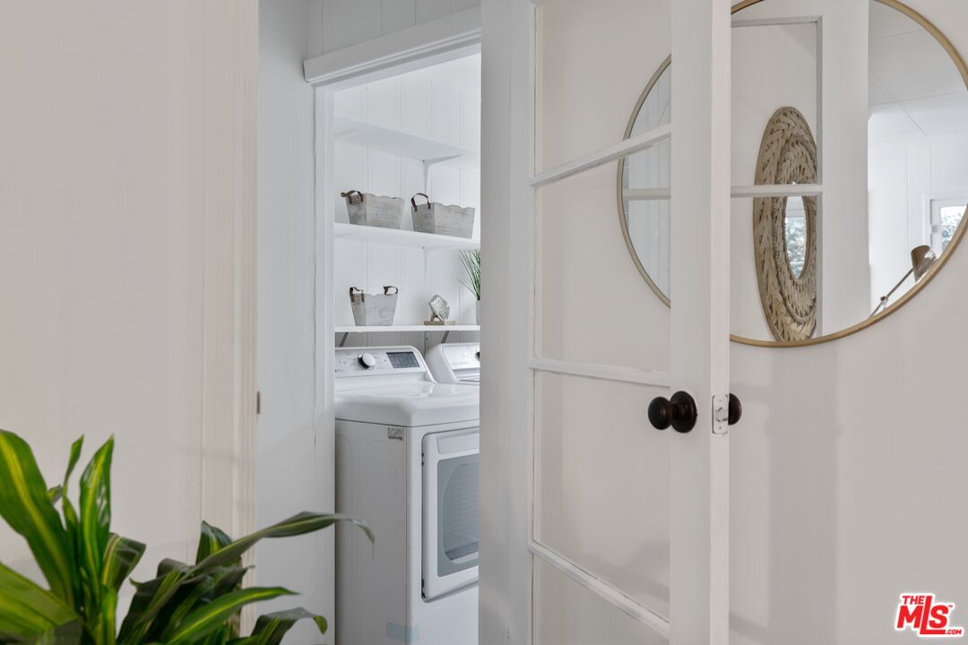 206 West Channel Road Santa Monica, CA 90402 - Photo 13 of 29 Gallery Image 13