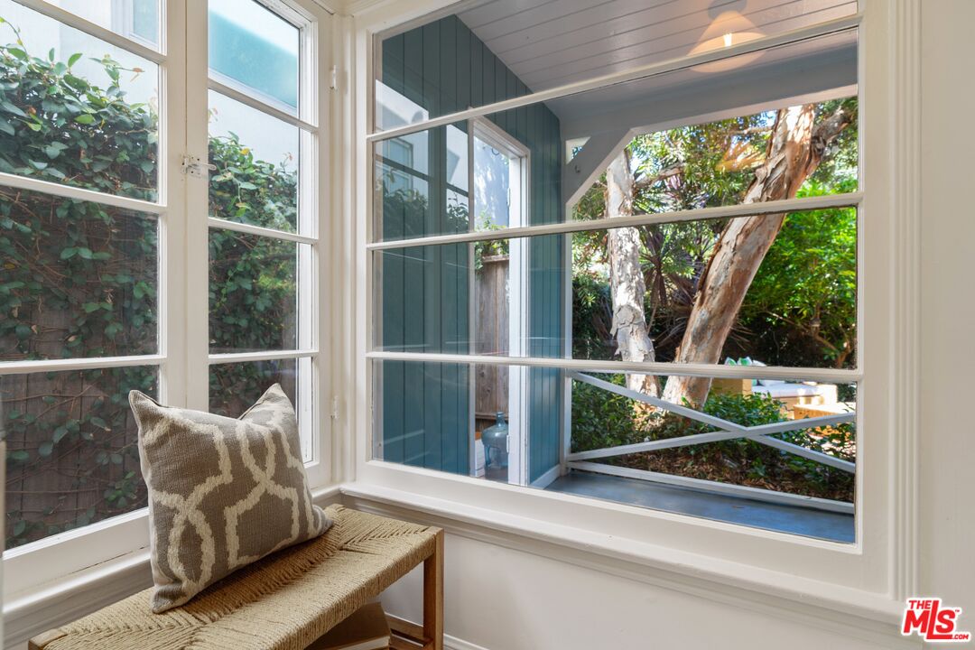 206 West Channel Road Santa Monica, CA 90402 - Photo 17 of 29 Gallery Image 17