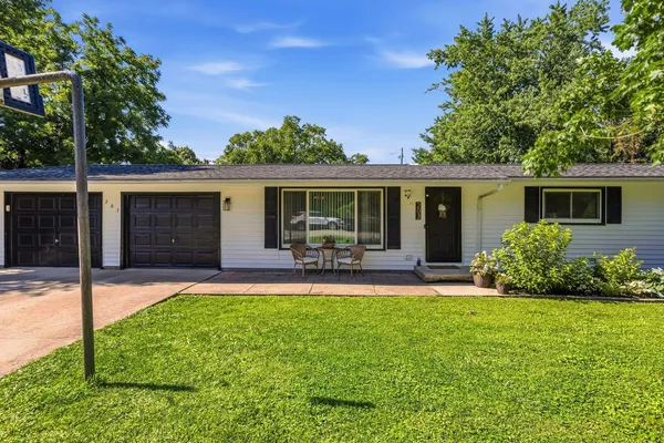 $234,900 | 203 Eisenhower Drive, Philo, IL 61864