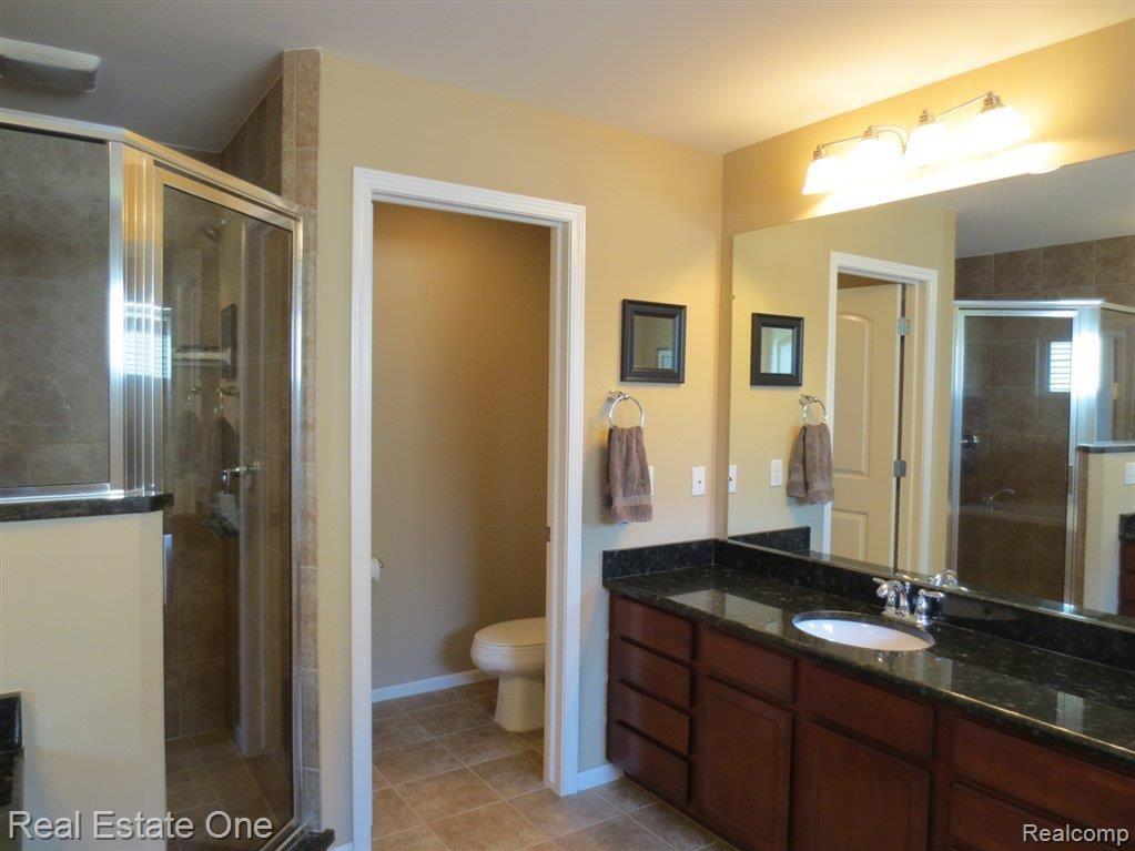 3746 Connors Drive Rochester, MI 48307 - Photo 16 of 23 MSTR. BATH