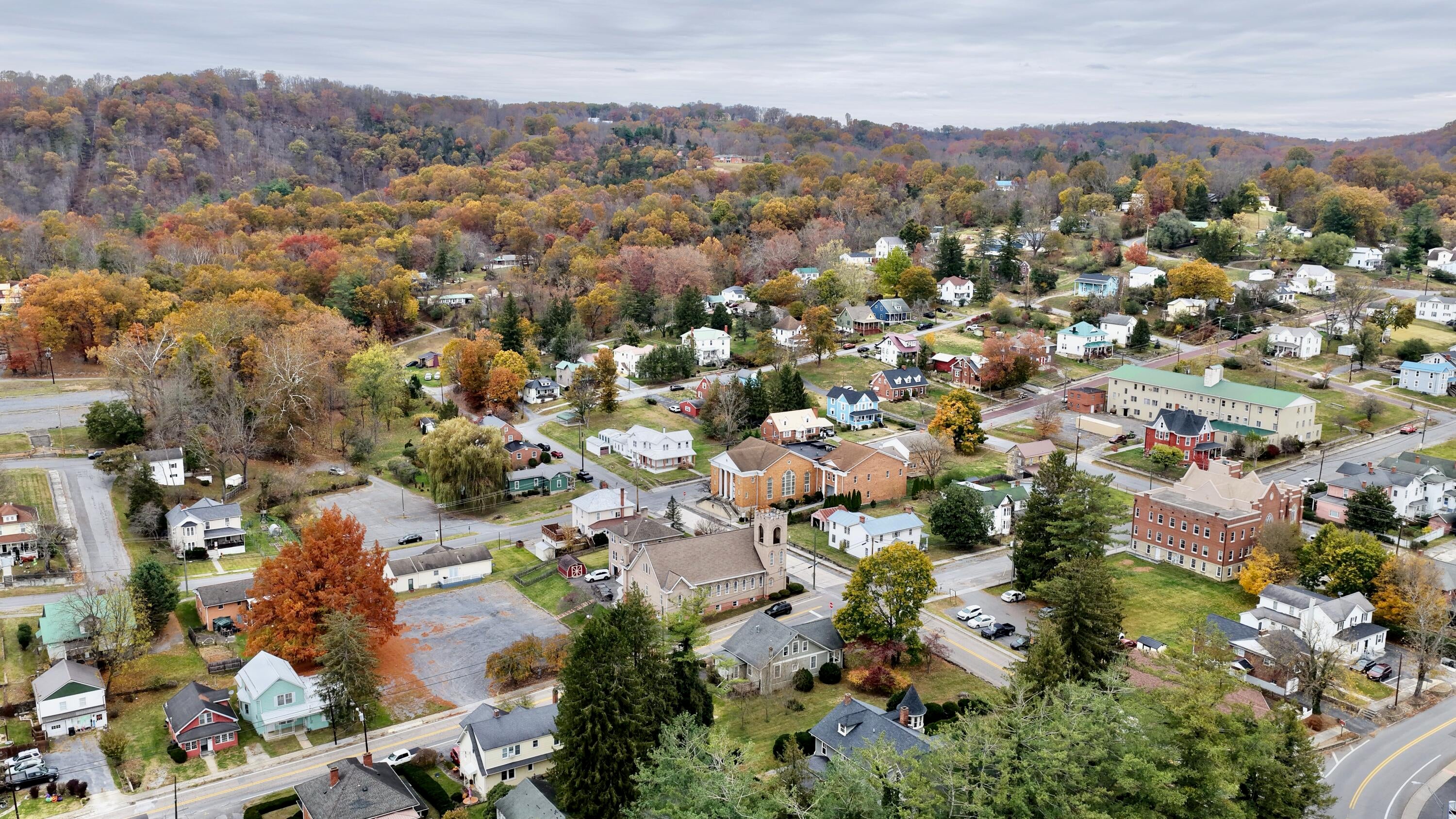 141 Walnut Street Ronceverte, WV 24970 - Photo 49 of 54 DJI_20251027162802_0017_D