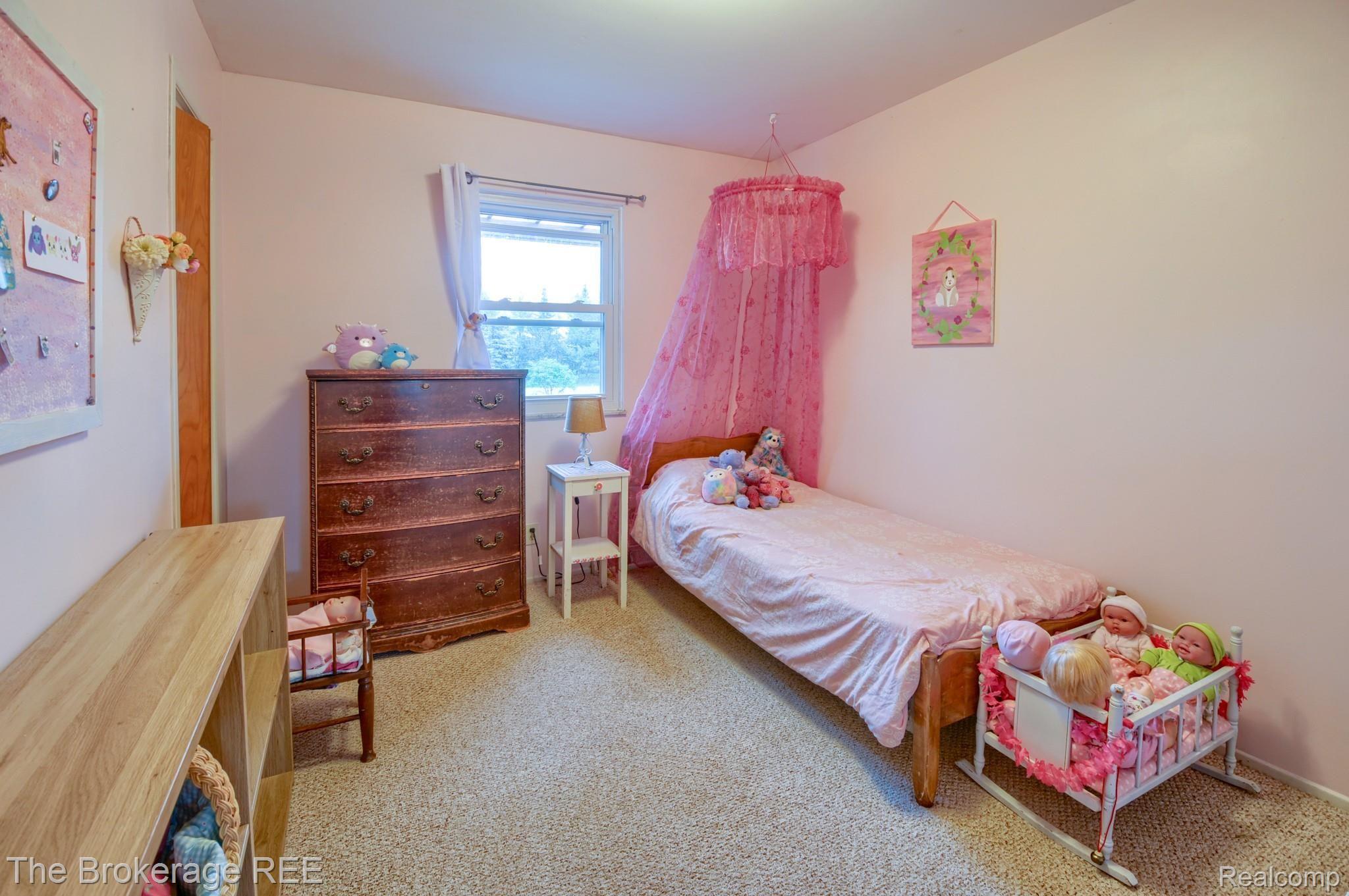 2304 East Cook Road Grand Blanc, MI 48439 - Photo 26 of 32 SD3_4616-HDR(5).jpg