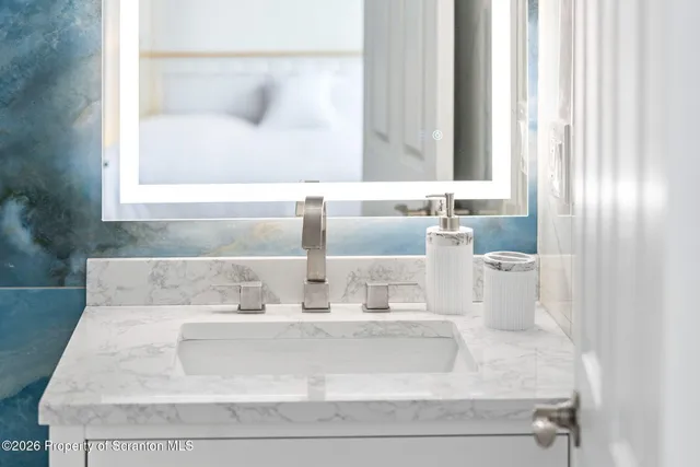 a view of a window in an empty room