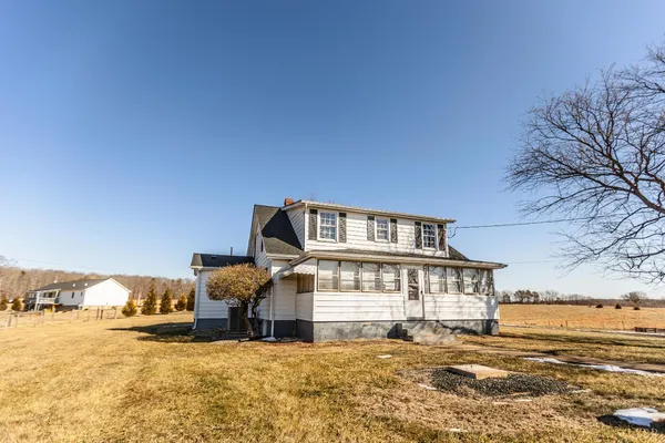 $288,000 | 1439 Meadow Drive, Appomattox, VA 24522