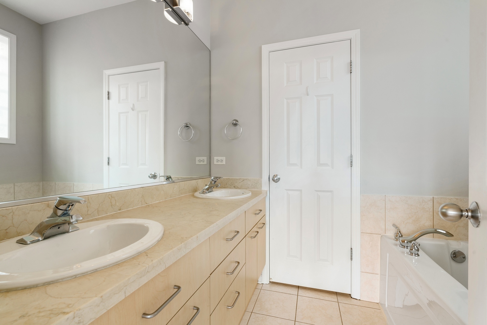 2127 West Rice Street, Unit 3E Chicago, IL 60622 - Photo 7 of 14