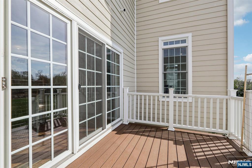 22 Woodmere Road Upper Saddle River, NJ 07458 - Photo 32 of 40