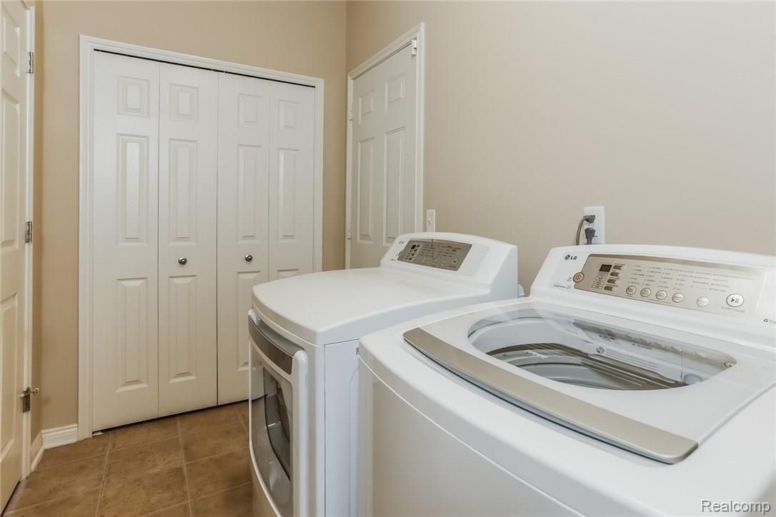 3058 Fantail Court Rochester, MI 48309 - Photo 22 of 43 023-2693515-medium.jpg
