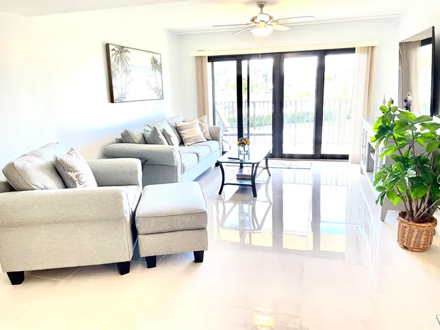 $5,500 | 901 Seafarer Circle, Unit 202, Jupiter, FL 33477