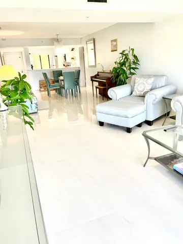 $5,500 | 901 Seafarer Circle, Unit 202, Jupiter, FL 33477