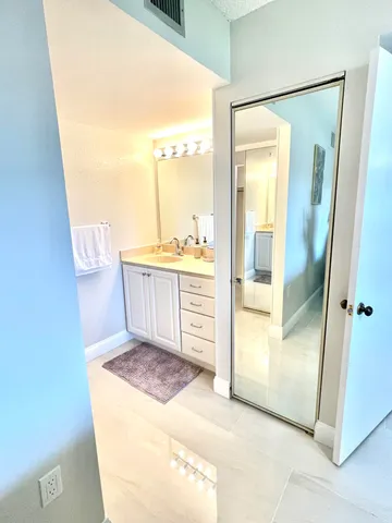 $5,500 | 901 Seafarer Circle, Unit 202, Jupiter, FL 33477