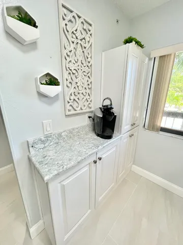 $5,500 | 901 Seafarer Circle, Unit 202, Jupiter, FL 33477