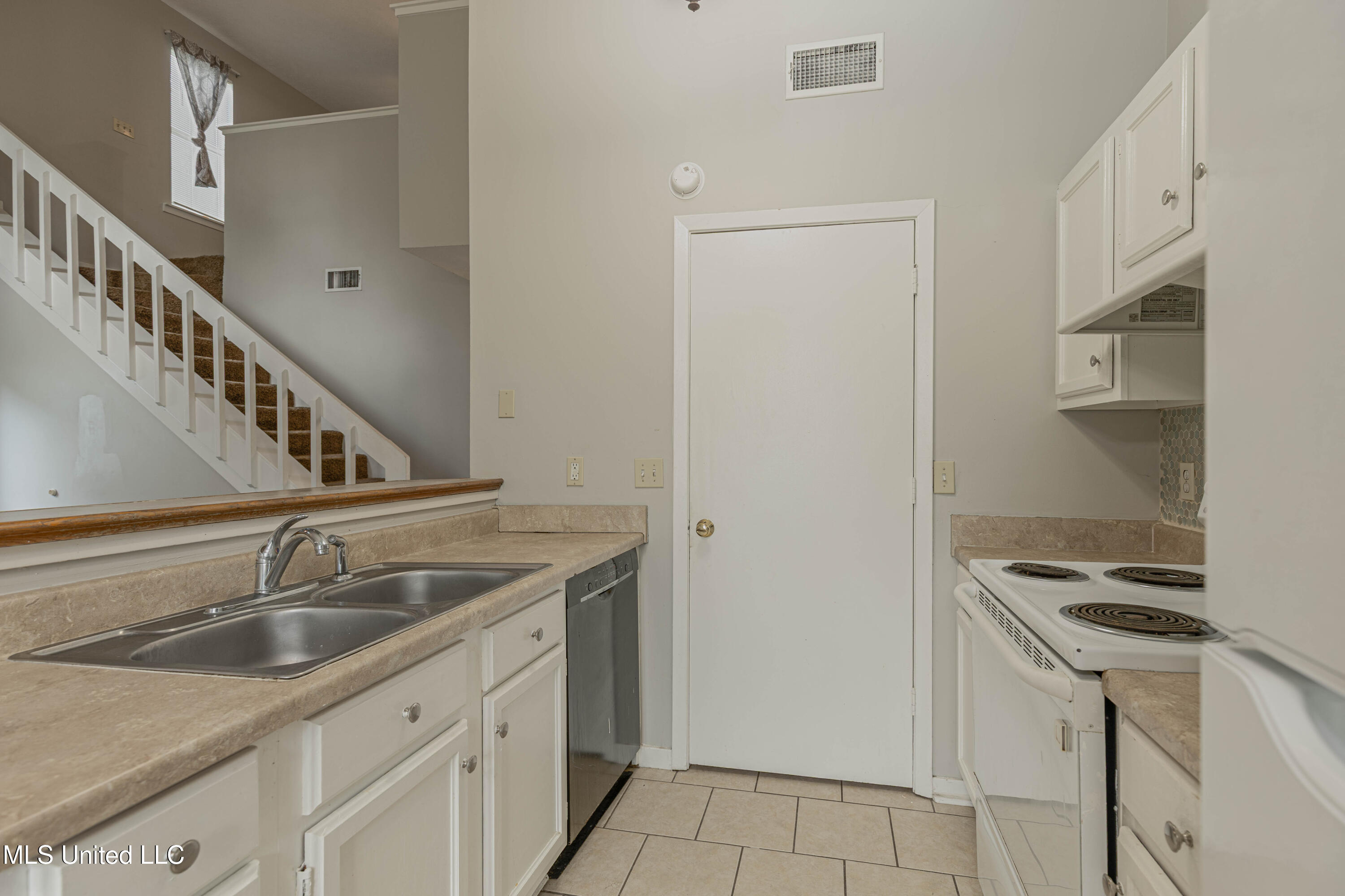 183 Cumberland Road, Unit B Brandon, MS 39047 - Photo 12 of 26 IMG_4186-Edit