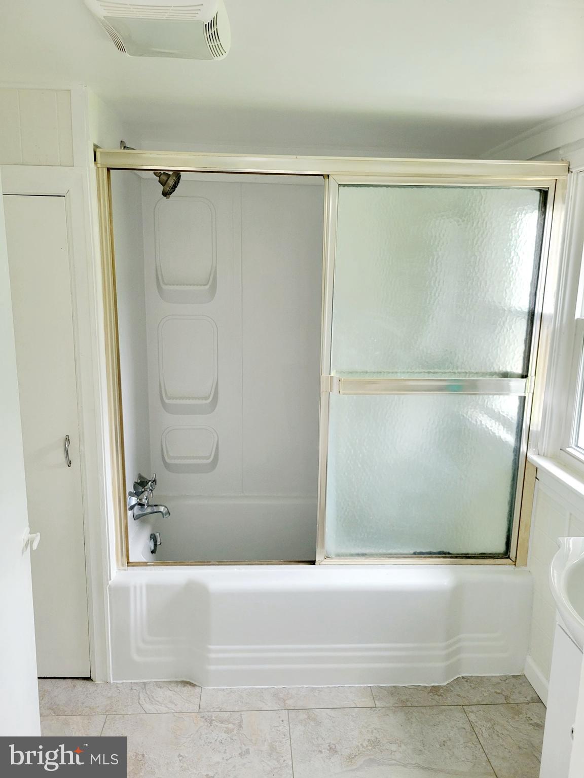 12013 Mapleville Road Cavetown, MD 21783 - Photo 12 of 25 Full Bath