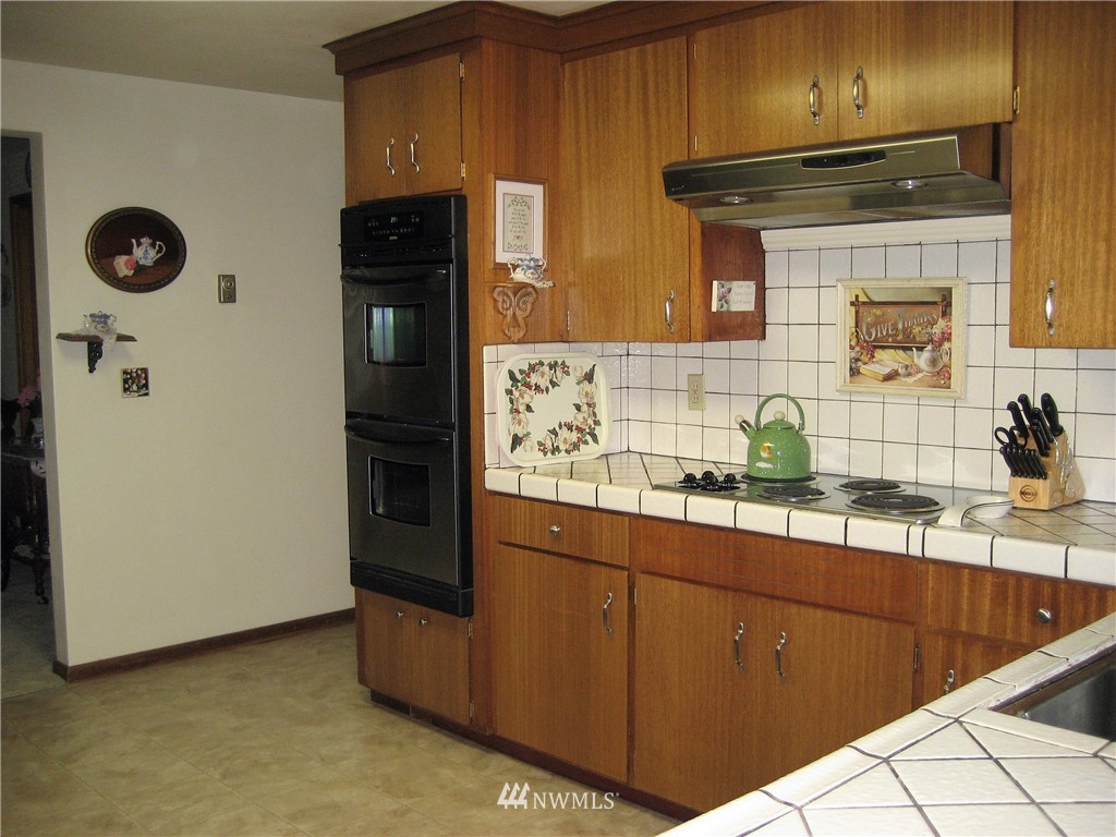 19019 Burkland Road Mount Vernon, WA 98274 - Photo 9 of 20 Gallery Image 9