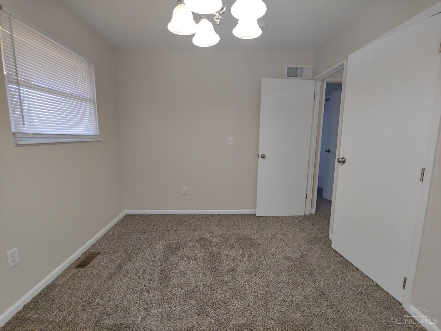 819 Fairborn Road Forest Park, OH 45240 - Photo 6 of 26