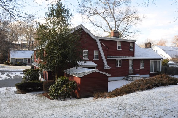 45 Morrison Road West Wakefield, MA 01880 - Photo 3 of 23 Gallery Image 3