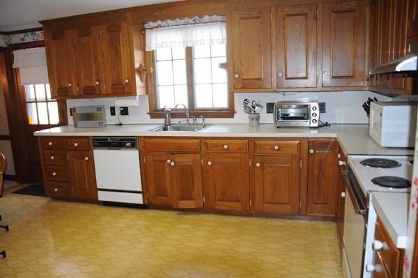 45 Morrison Road West Wakefield, MA 01880 - Photo 9 of 23 Gallery Image 9