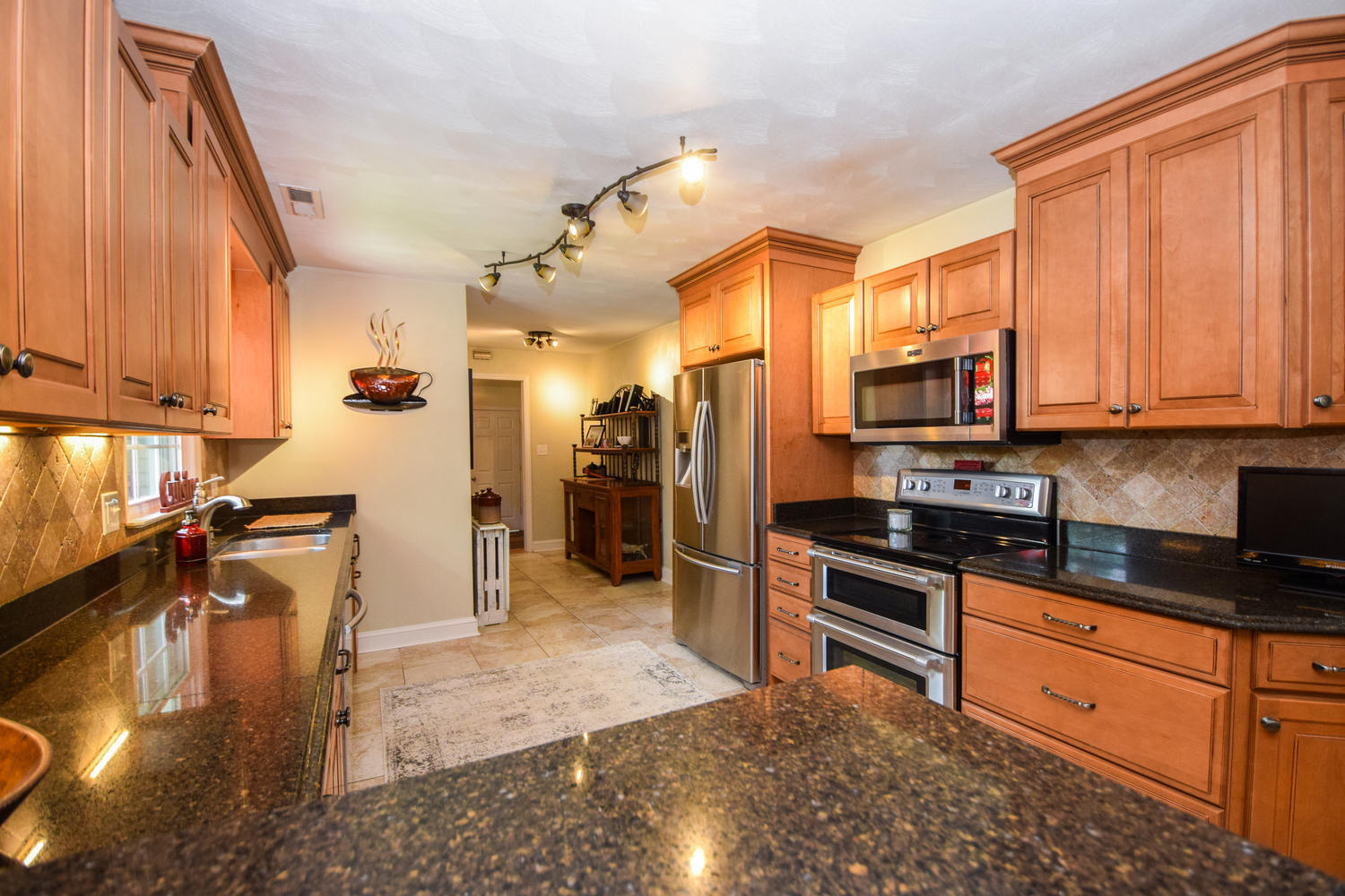 5419 Castle Rock Road Roanoke, VA 24018 - Photo 6 of 37 5419 Castle Rock Rd Cave-large-010-33-Ph